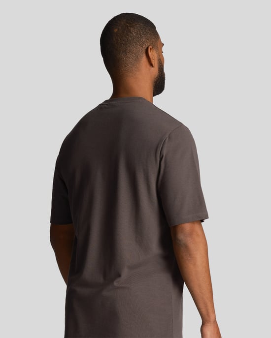 Lyle & Scott effen pique zak gunmetal T-shirt - Image 3