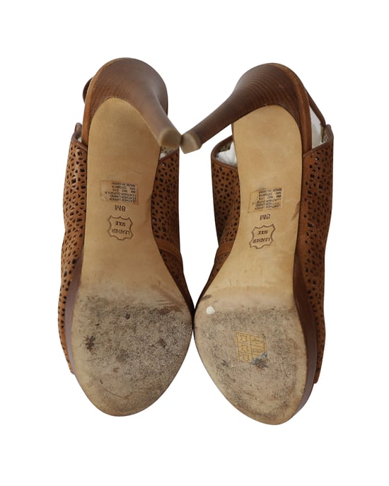 Tory Burch Laser Cut Peep-Toe Sandalen in Bruin Leer - Image 5