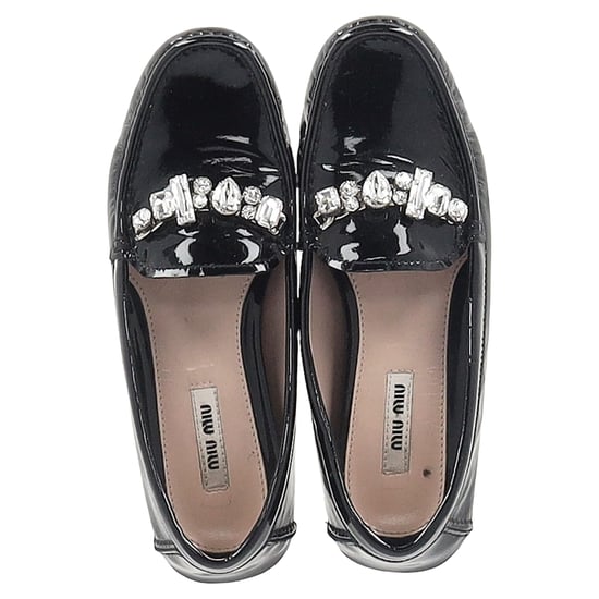 Miu Miu Loafers met Crystal Detail in Zwart Patentleer - Image 2