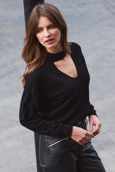 Black Keyhole Detail Fine Knit Jumper