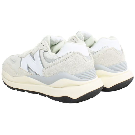 New Balance 5740SLA Dames Beige Trainers - Image 3