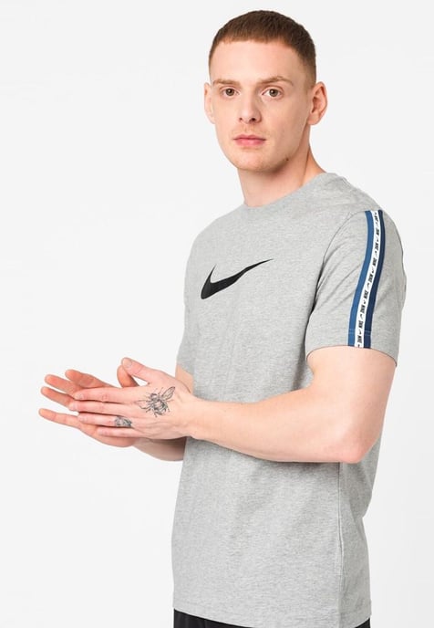 Nike Sportswear Repeat T-shirt Club in grijs - Image 3