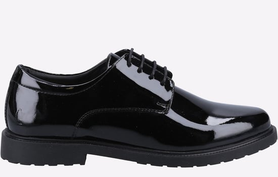 Hush Puppies Verity Slip On Leren Damesschoenen Met Lakleren Zwarte Brogues. - Image 1