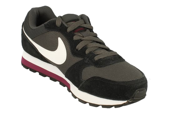 Nike MD Runner 2 Zwarte Schoenen Dames - Image 4