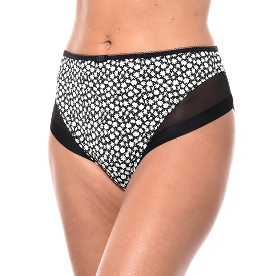 Generous elastic and breathable fabric panties 00A63 for women offers comfort and natural movement