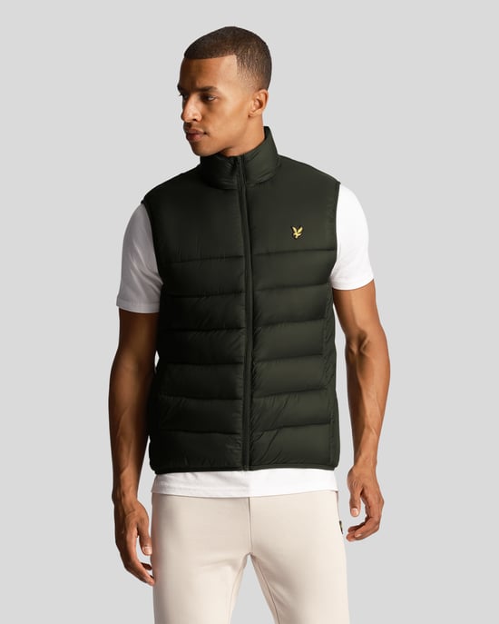 Lyle & Scott Gewatteerd Gilet in Olijf - Image 2