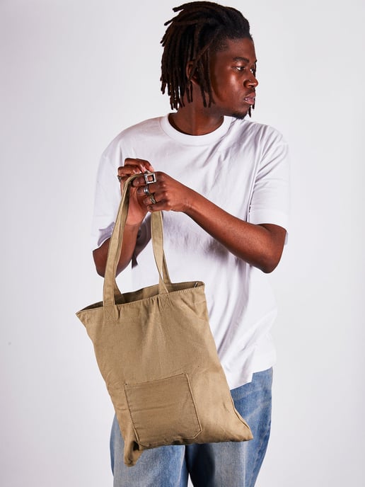 Linen tote bag with front pocket in bay leaf