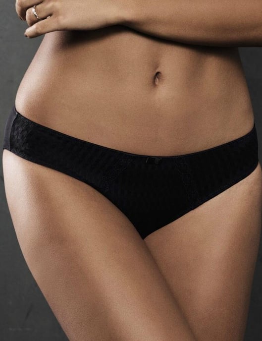 1368 Rosa Faia By Anita Charlize Brief
