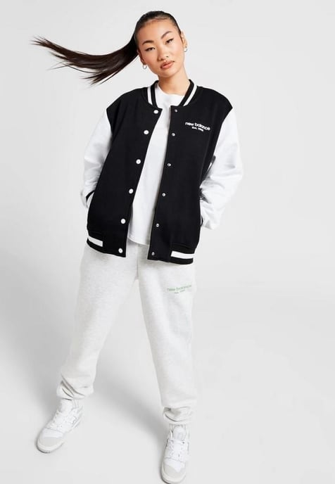 New Balance Varsity-bomberjack voor dames in zwart - Image 5