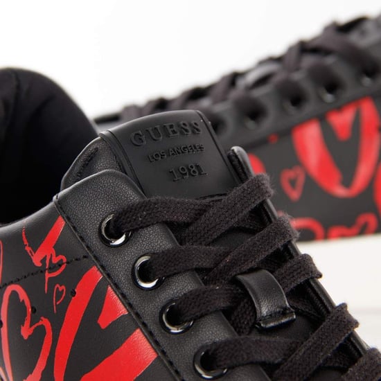 Guess Herzlogo sneakers voor dames - Image 3