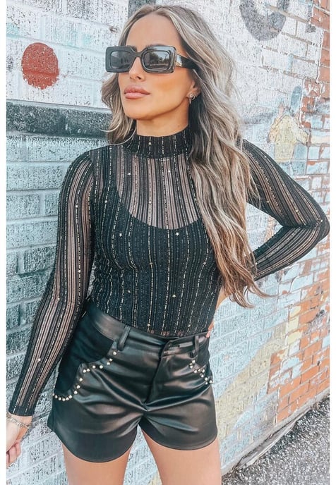 Dames Mesh Mock Neck Lange Mouw Bodysuit in Zwart - Image 2