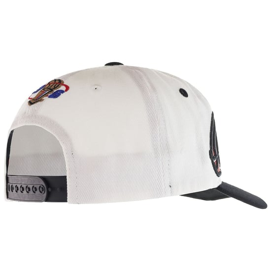 Mitchell & Ness 96 Chicago Bulls Champions Wave Heren Witte Pet - Image 2