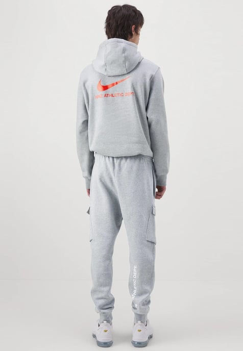 Nike Heren Atletisch Fleece Cargo Trainingspak in Grijs - Image 2