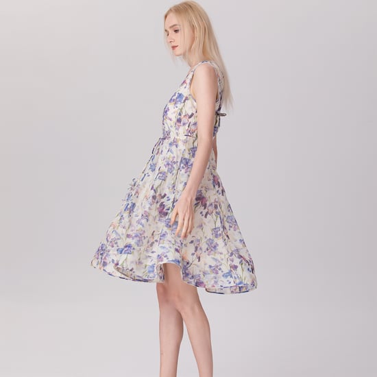Mouwloze thee-organza-jurk met bloemenprint - Image 5