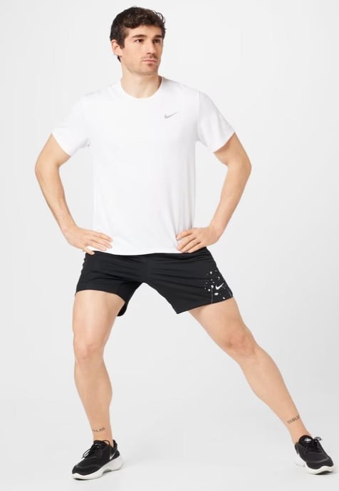 Nike Dri Fit Heren Miler T-shirt met korte mouwen in wit - Image 3