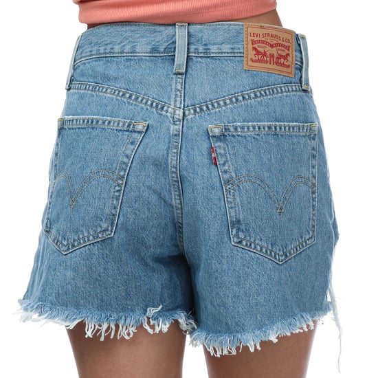Dames Levis High Waisted Mom Shorts in Denim - Image 2