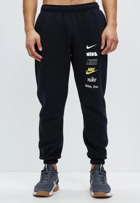 Nike Club Fleece Plus trainingspak met klein logo in zwart - Image 5
