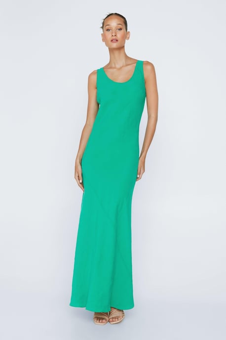 Petite Premium Scoop Neck Maxi Dress