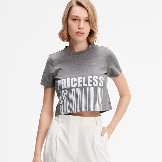 Typo print crop t-shirt - Image 1