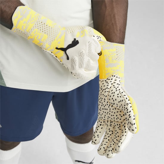PUMA Unisex FUTURE Ultimate Negative Cut Football Goalkeeper Gloves - Image 4