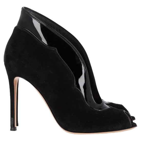 Gianvito Rossi Vamp Peep-Toe Enkellaarsjes in Zwarte Suède en Leer - Image 1