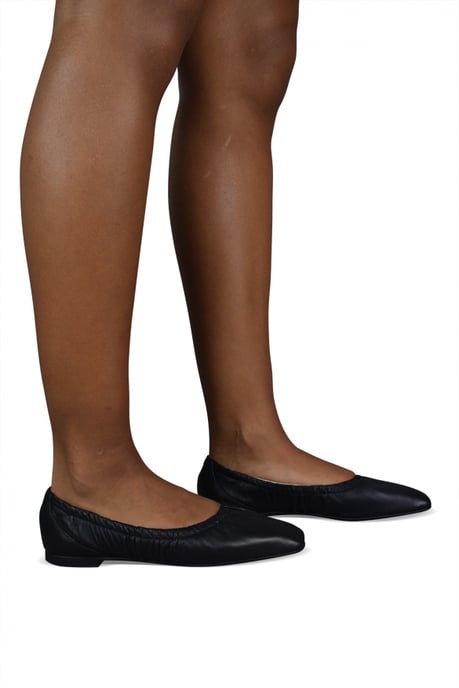 Jimmy Choo Ballerina's Marielle Zwart - Image 2
