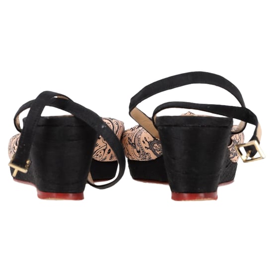 Charlotte Olympia Geprinte Boog Wedge Sandalen in Perzik Satijn - Image 5