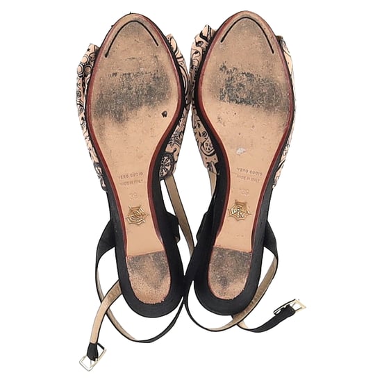 Charlotte Olympia Geprinte Boog Wedge Sandalen in Perzik Satijn - Image 6
