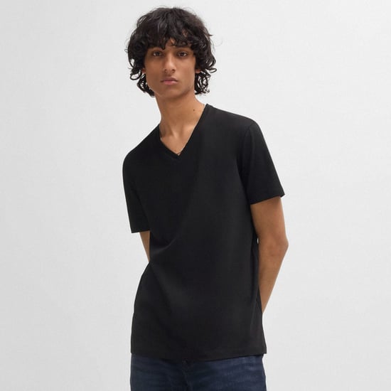 Men's Hugo Boss 2 Pack of V-Neck T-Shirts in Black - Image 2