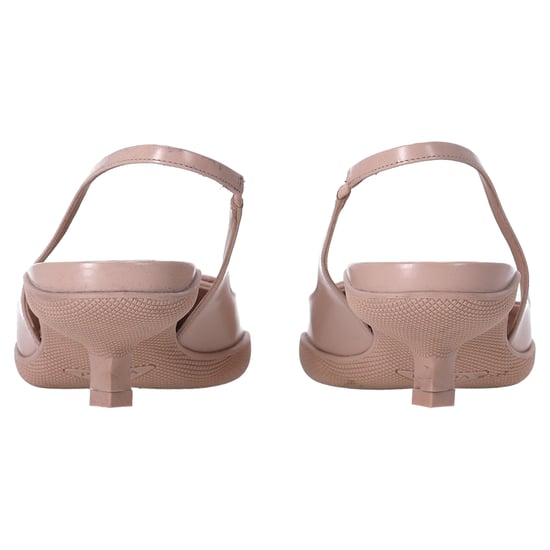 Prada Spazzolato Driehoekslogo Pointed Toe 45mm Slingback Pumps in Beige Leer - Image 4