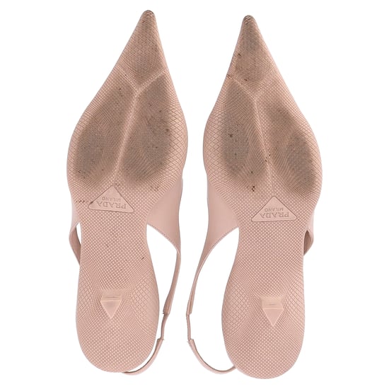 Prada Spazzolato Driehoekslogo Pointed Toe 45mm Slingback Pumps in Beige Leer - Image 6