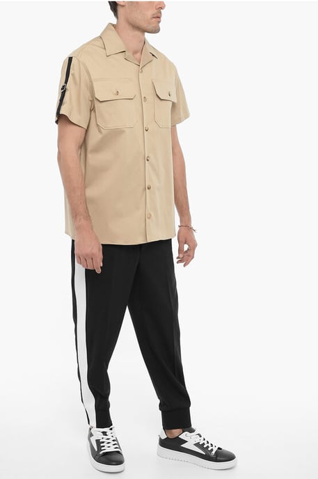 Kort mouwloos Sahara-overhemd met dubbele borstzak in beige - Image 4