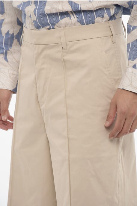 Effen rechte Bermuda in beige - Image 2