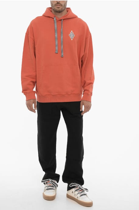 Katoenen OPTICAL CROSS Hoodie met opgestikte zak in rood - Image 4