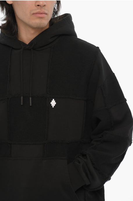 Effen katoenen hoodie in zwart - Image 3
