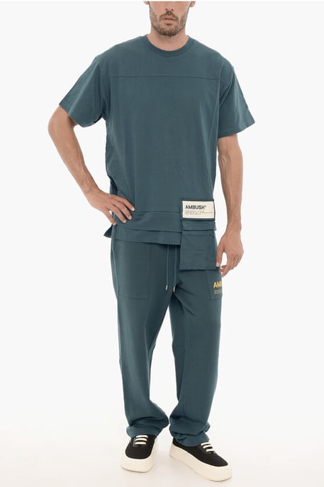 Effen T-shirt met ronde hals en zakje in blauw - Image 4