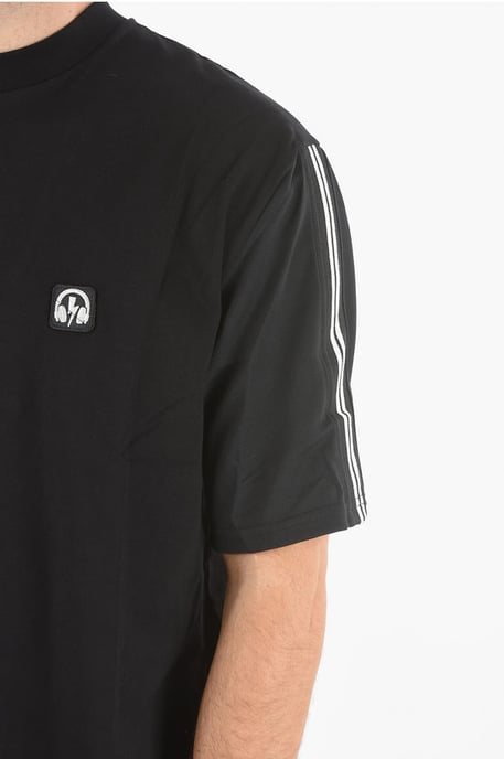 Contrasterende band MUSIC BOLT VARSITY T-shirt in zwart - Image 3