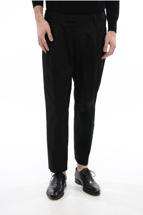Dubbelgeplooide MICK stretchkatoenen broek in zwart - Image 1
