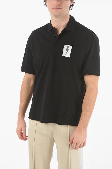 Loose Fit FLAG BOLT Polo met bedrukt logo in zwart - Image 1
