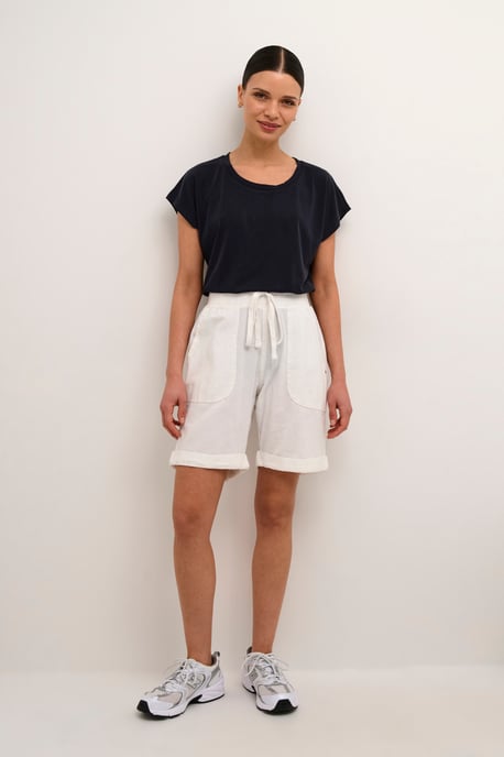Short Regular fit cream - Image 3