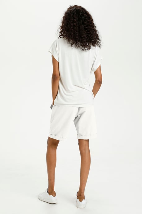 Short Regular fit cream - Image 5
