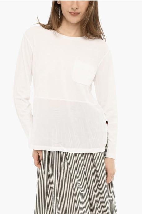 T-shirt met ronde hals, borstzak en zijsplit in wit - Image 1