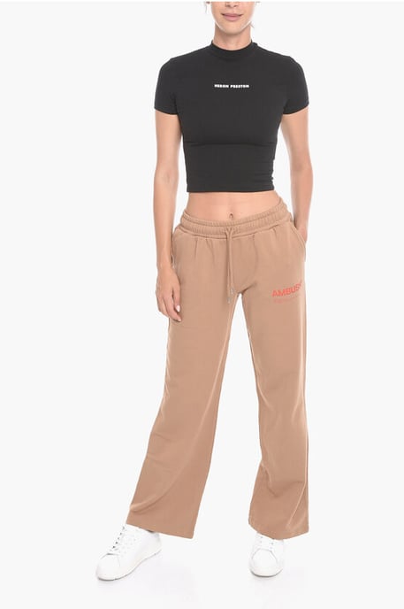 Wijde WORKSHOP-joggingbroek met logoprint in beige - Image 4