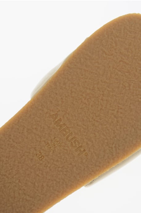 Effen leren slippers in beige - Image 4