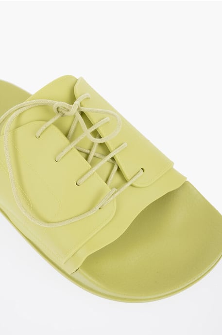Rubberen slippers met veterdetail in groen - Image 4