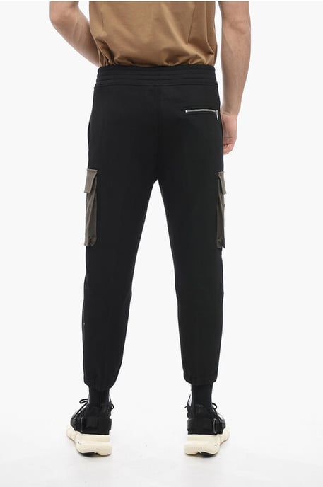 Geborstelde katoenen cargo-joggingbroek met contrasterende zakken in zwart - Image 2