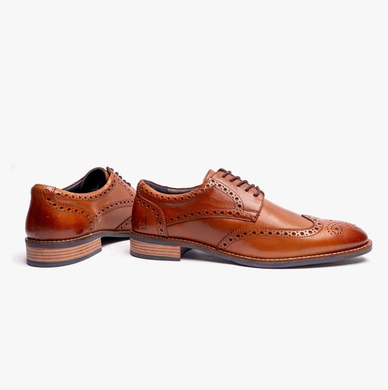 Hush Puppies Dustin Heren Brogue Schoenen Tan - Image 2