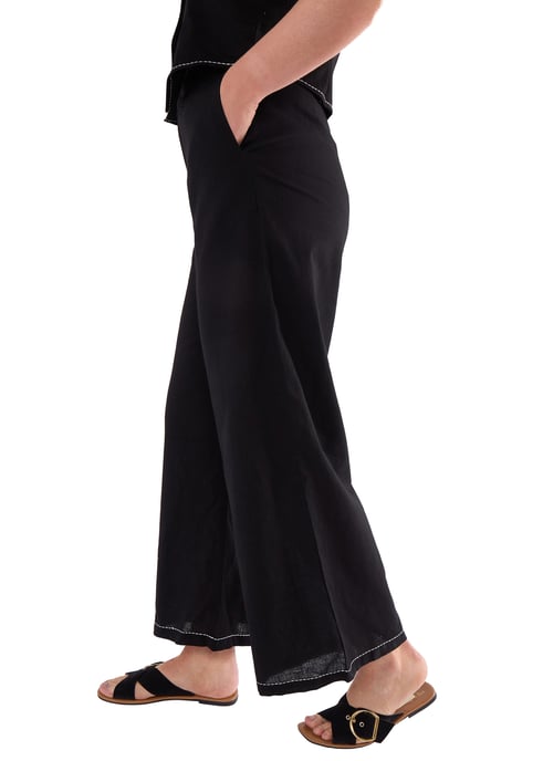 Zwarte broek met contrastborduursel en stikdetails - Image 2