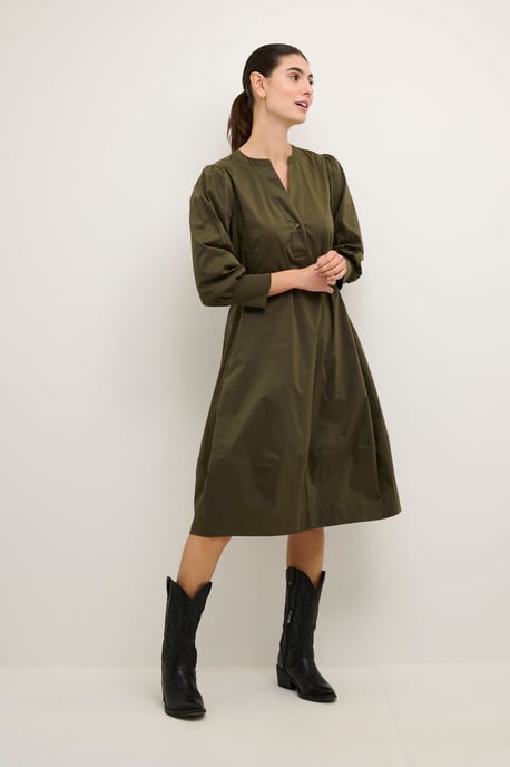 Jurk Feminine Burnt Olive - Image 1