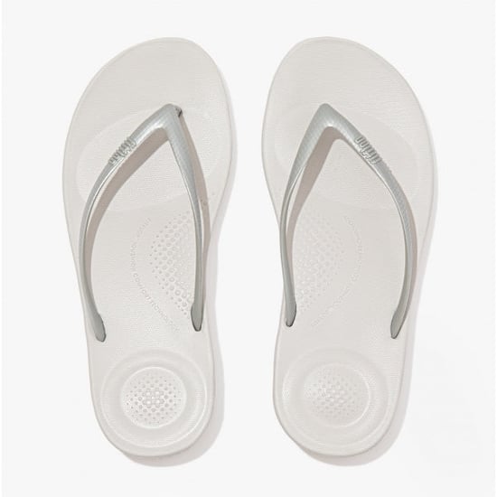 Fitflop Iqushion Dames Ergonomische Teenpost Sleehak Slippers Zilver - Image 5